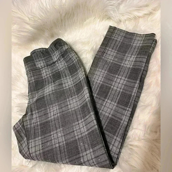 Lisette Cropped ankle with cuffs pants. - Picture 1 of 7